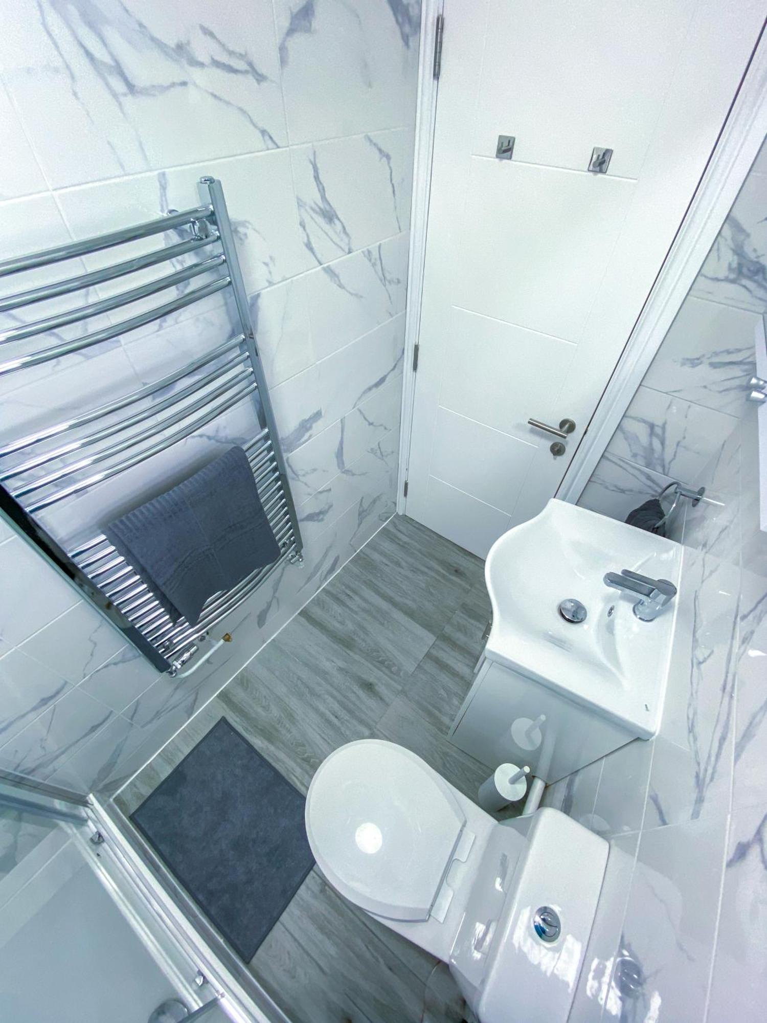 Stylish 1 Bedroom Flat - 5 Guest London- F1 Exterior photo